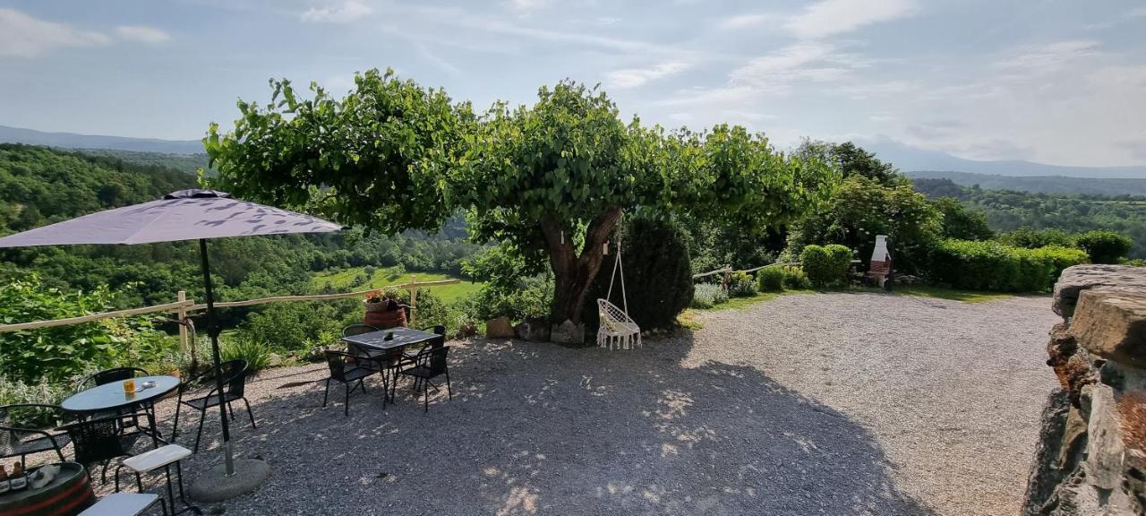 Apartment In The Smallest Town In The World Hum Extérieur photo