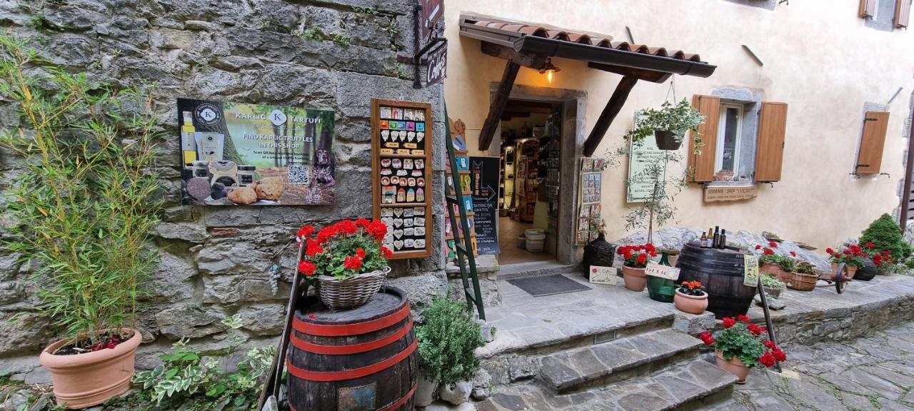 Apartment In The Smallest Town In The World Hum Extérieur photo